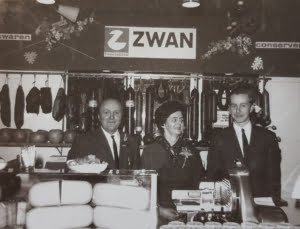 detaillist-Dekker-met-vrouw-en-zoon-Henk.jpg