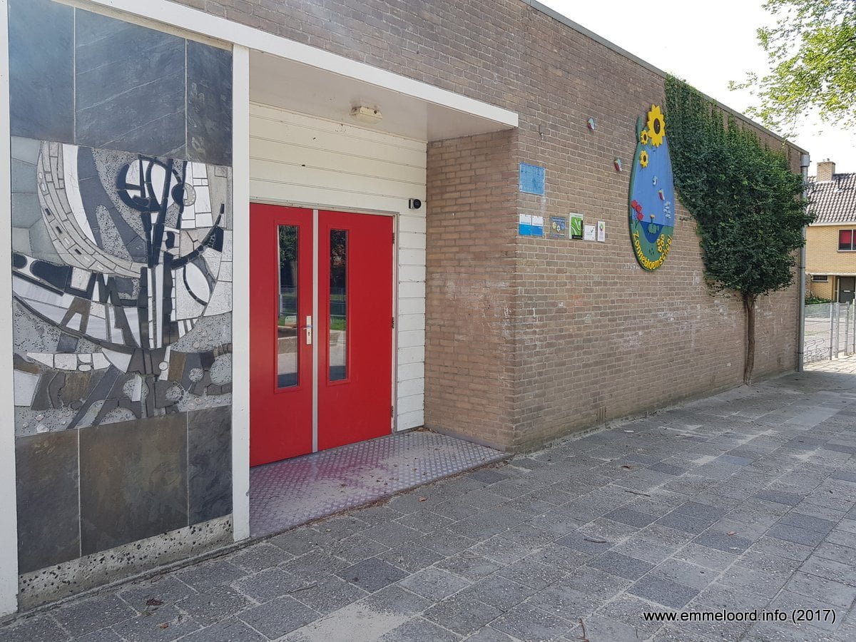 Reliëf-Zonnebloemschool-003.jpg