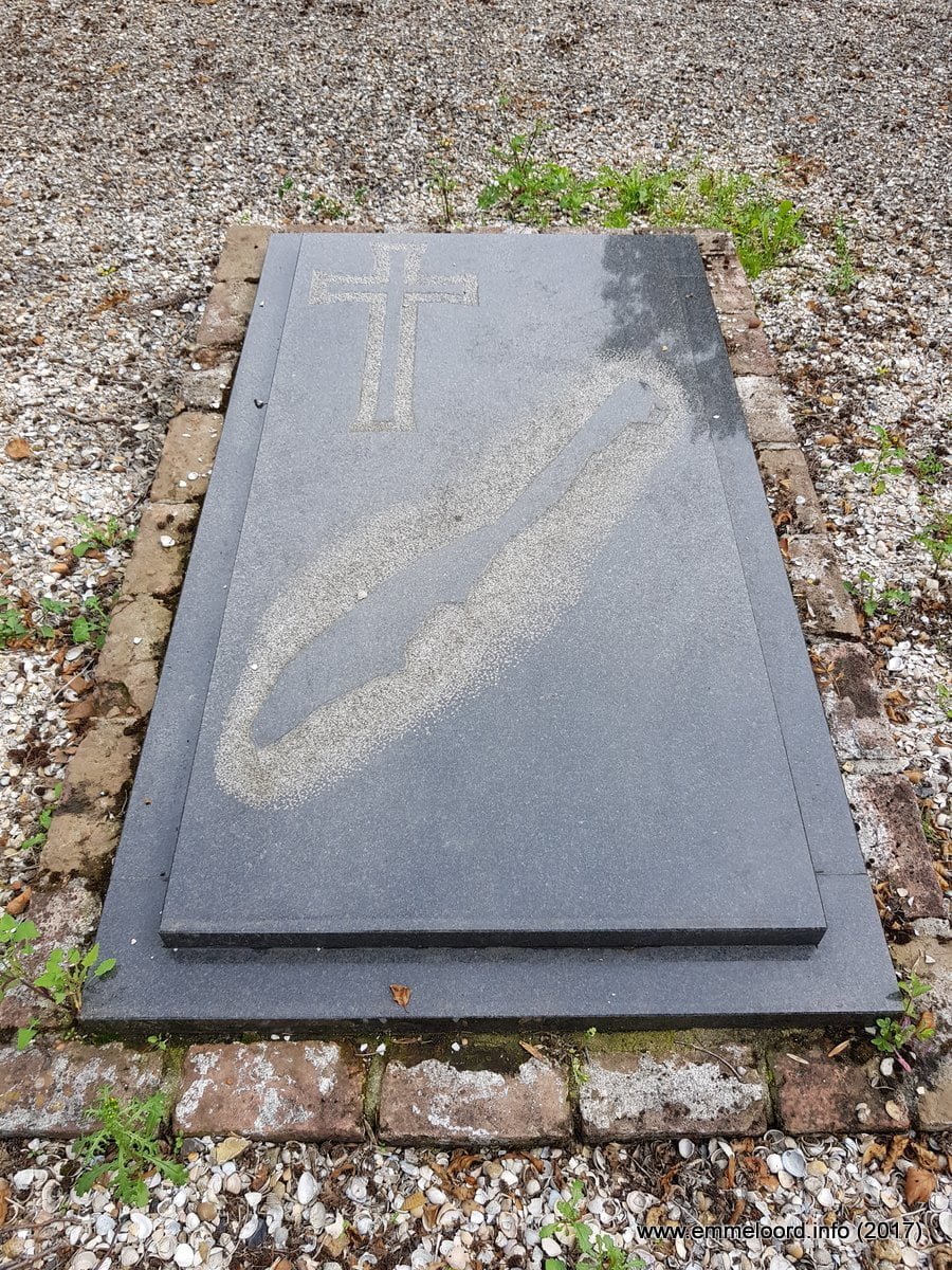 Grafmonument - grafsteen.jpg