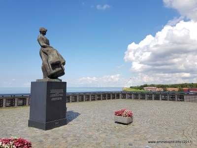Vissersmonument-vlakje.jpg