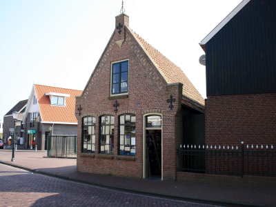 Urk-Oude_smederij-voorzijde